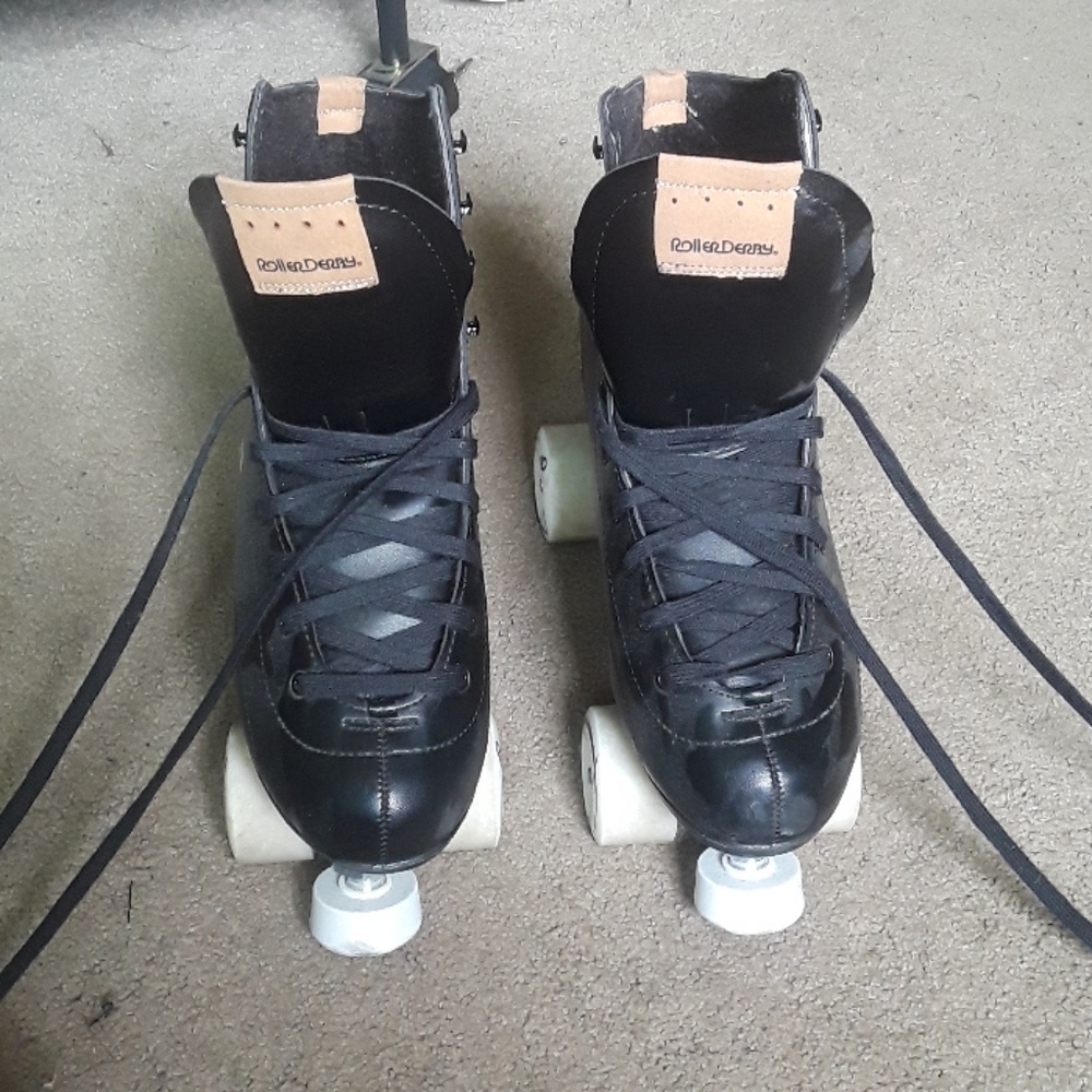 Roller Derby black roller skates (men's size 11)